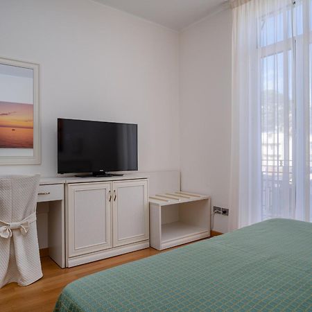 Lido Resort Finale Ligure Exterior foto
