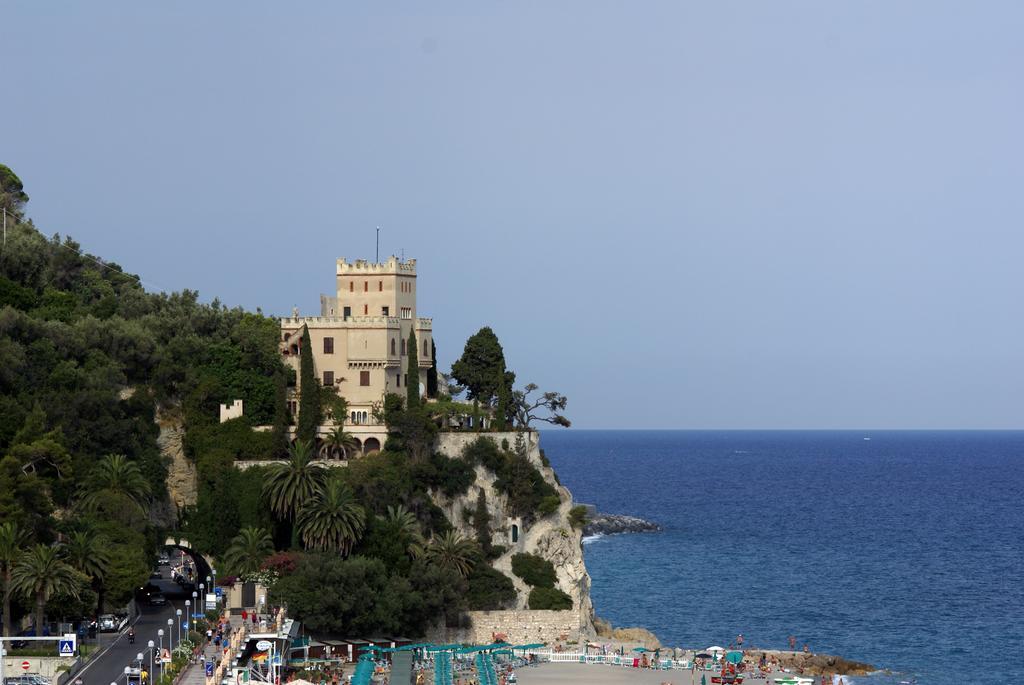 Lido Resort Finale Ligure Exterior foto
