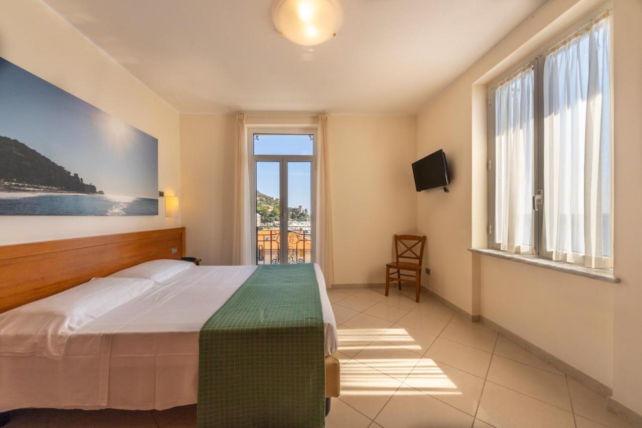 Lido Resort Finale Ligure Exterior foto