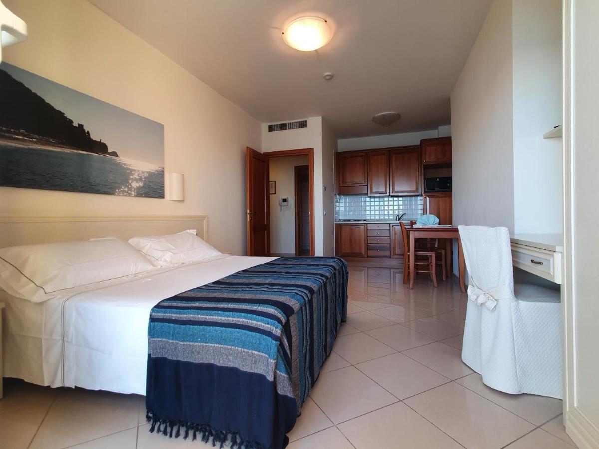 Lido Resort Finale Ligure Exterior foto