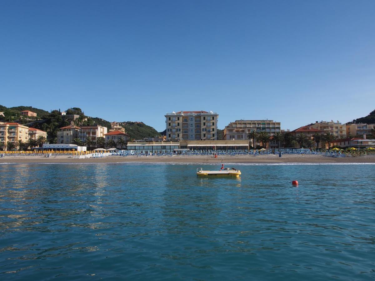 Lido Resort Finale Ligure Exterior foto