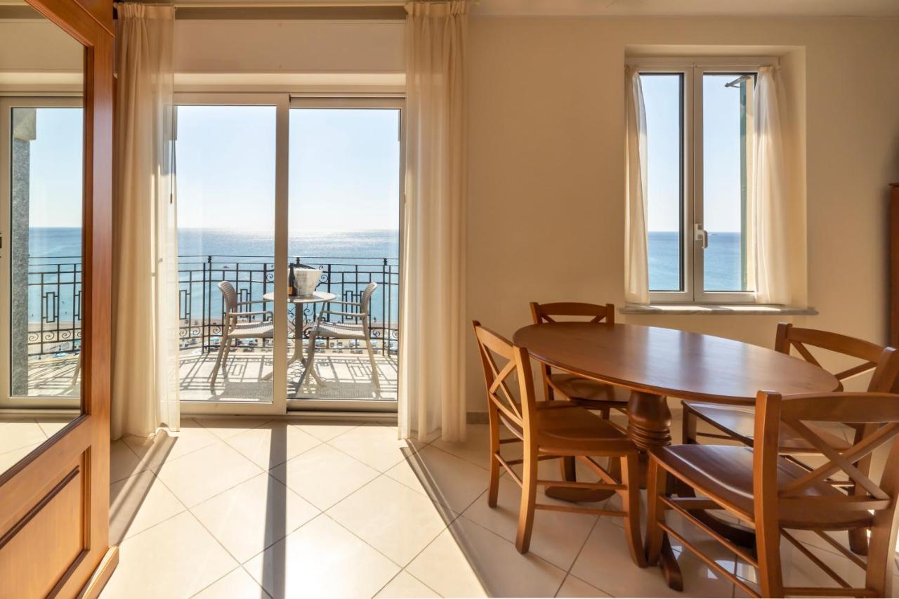 Lido Resort Finale Ligure Exterior foto