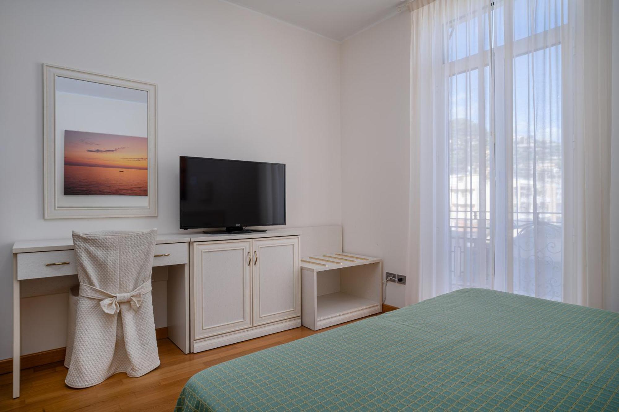 Lido Resort Finale Ligure Exterior foto