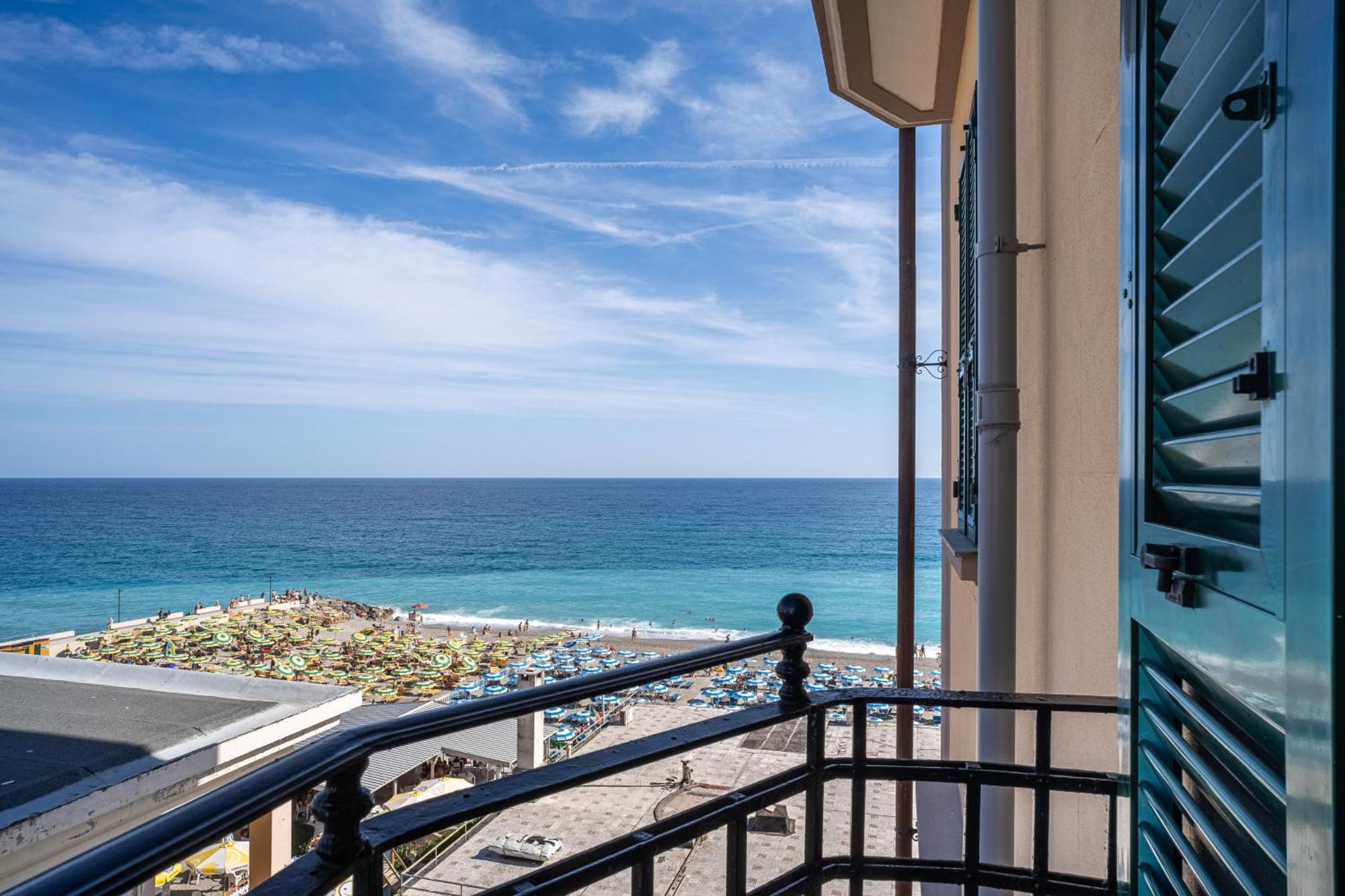 Lido Resort Finale Ligure Exterior foto