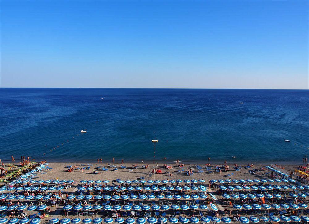 Lido Resort Finale Ligure Exterior foto